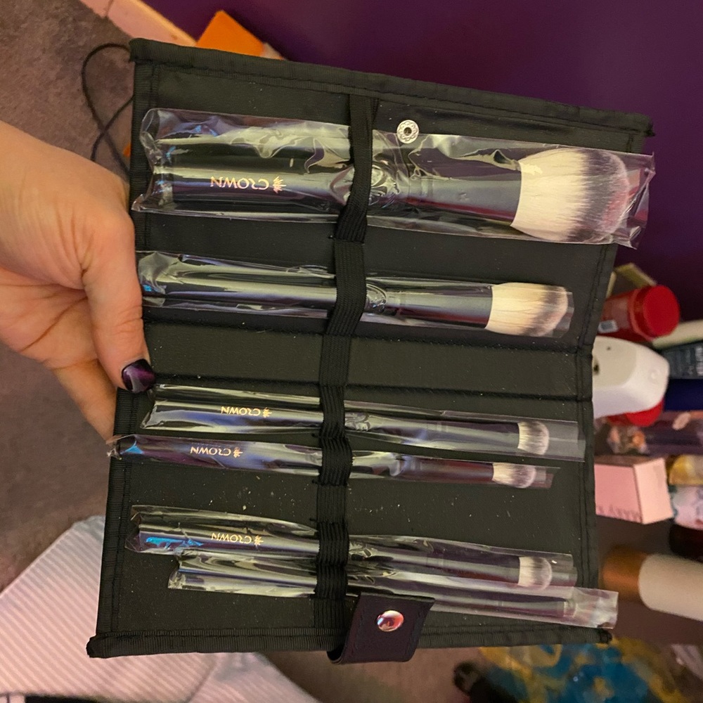 Makeup brushes